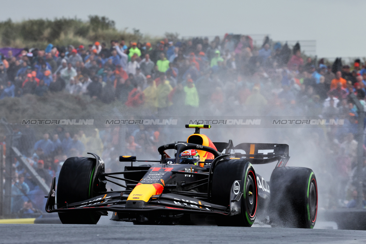 GP OLANDA, Sergio Perez (MEX) Red Bull Racing RB19.

26.08.2023. Formula 1 World Championship, Rd 14, Dutch Grand Prix, Zandvoort, Netherlands, Qualifiche Day.

- www.xpbimages.com, EMail: requests@xpbimages.com © Copyright: Miltenburg / XPB Images