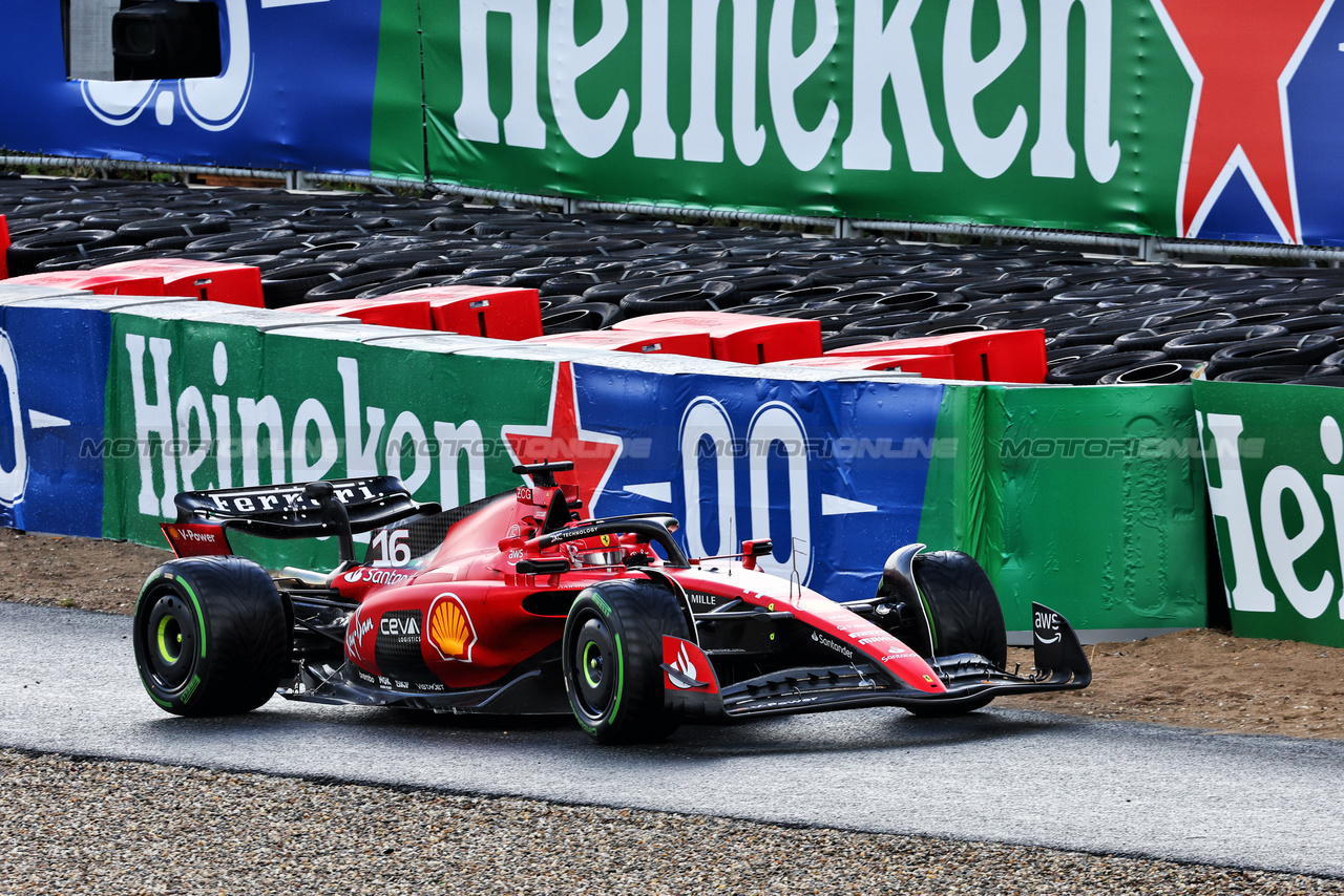 GP OLANDA, Charles Leclerc (MON) Ferrari SF-23 runs wide.

26.08.2023. Formula 1 World Championship, Rd 14, Dutch Grand Prix, Zandvoort, Netherlands, Qualifiche Day.

- www.xpbimages.com, EMail: requests@xpbimages.com © Copyright: Miltenburg / XPB Images