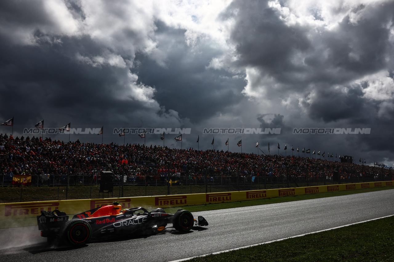 GP OLANDA, Sergio Perez (MEX), Red Bull Racing 
26.08.2023. Formula 1 World Championship, Rd 14, Dutch Grand Prix, Zandvoort, Netherlands, Qualifiche Day.
- www.xpbimages.com, EMail: requests@xpbimages.com © Copyright: Charniaux / XPB Images