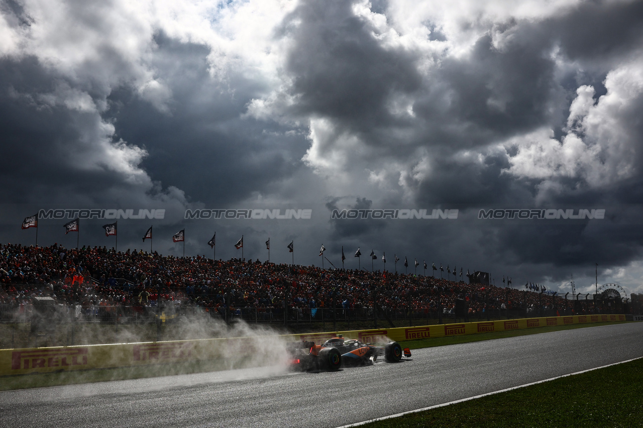 GP OLANDA, Lando Norris (GBR), McLaren F1 Team 
26.08.2023. Formula 1 World Championship, Rd 14, Dutch Grand Prix, Zandvoort, Netherlands, Qualifiche Day.
- www.xpbimages.com, EMail: requests@xpbimages.com © Copyright: Charniaux / XPB Images