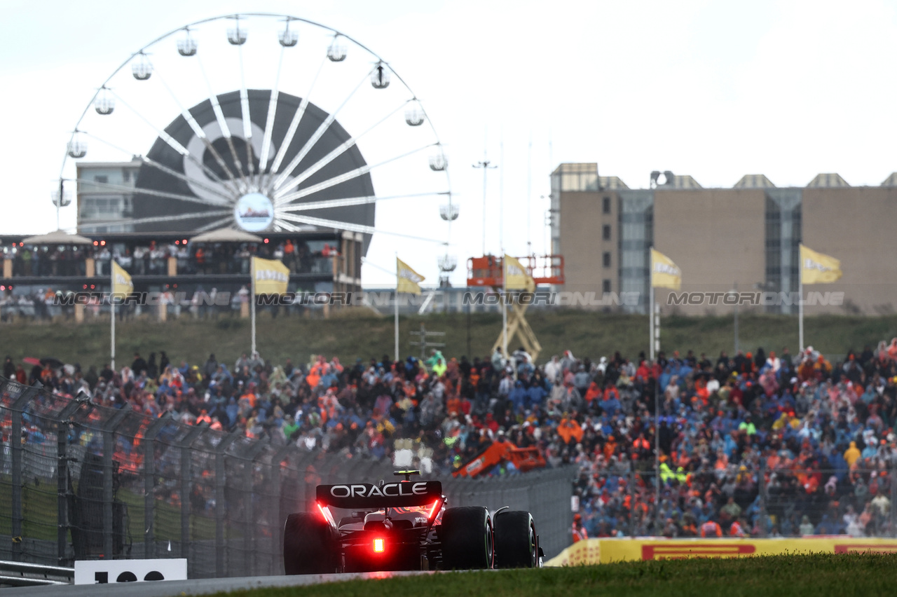 GP OLANDA, Sergio Perez (MEX), Red Bull Racing 
26.08.2023. Formula 1 World Championship, Rd 14, Dutch Grand Prix, Zandvoort, Netherlands, Qualifiche Day.
- www.xpbimages.com, EMail: requests@xpbimages.com © Copyright: Charniaux / XPB Images