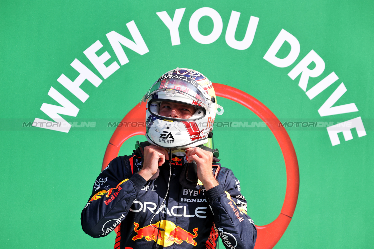 GP OLANDA, Pole sitter Max Verstappen (NLD) Red Bull Racing in qualifying parc ferme.

26.08.2023. Formula 1 World Championship, Rd 14, Dutch Grand Prix, Zandvoort, Netherlands, Qualifiche Day.

- www.xpbimages.com, EMail: requests@xpbimages.com © Copyright: Bearne / XPB Images