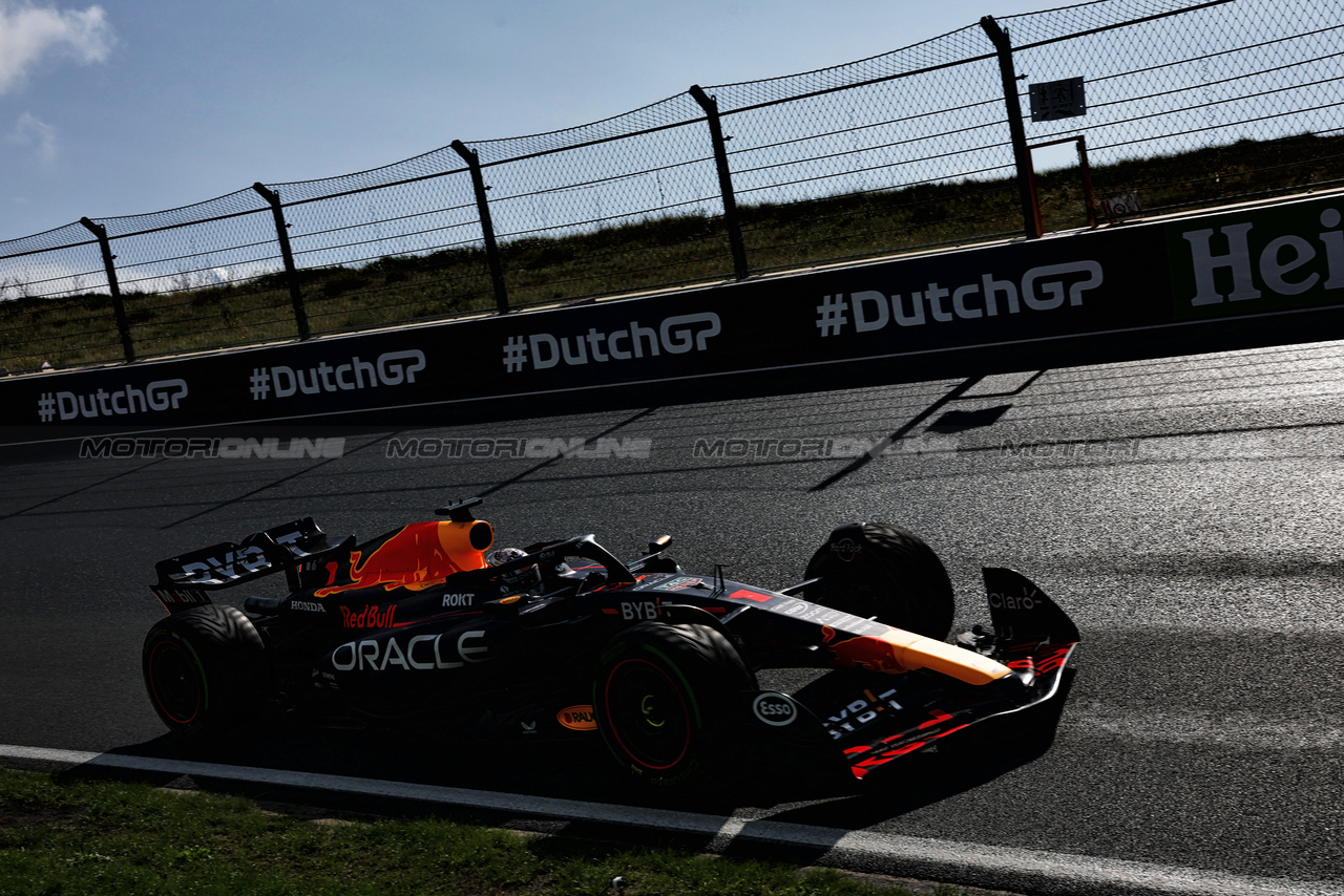 GP OLANDA, Max Verstappen (NLD) Red Bull Racing RB19.

26.08.2023. Formula 1 World Championship, Rd 14, Dutch Grand Prix, Zandvoort, Netherlands, Qualifiche Day.

 - www.xpbimages.com, EMail: requests@xpbimages.com © Copyright: Staley / XPB Images