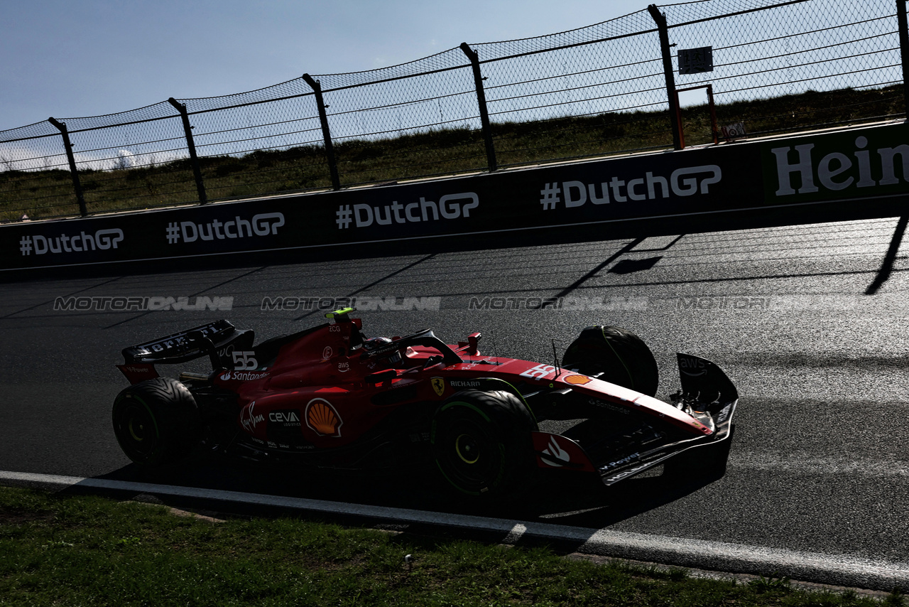 GP OLANDA, Carlos Sainz Jr (ESP) Ferrari SF-23.

26.08.2023. Formula 1 World Championship, Rd 14, Dutch Grand Prix, Zandvoort, Netherlands, Qualifiche Day.

 - www.xpbimages.com, EMail: requests@xpbimages.com © Copyright: Staley / XPB Images