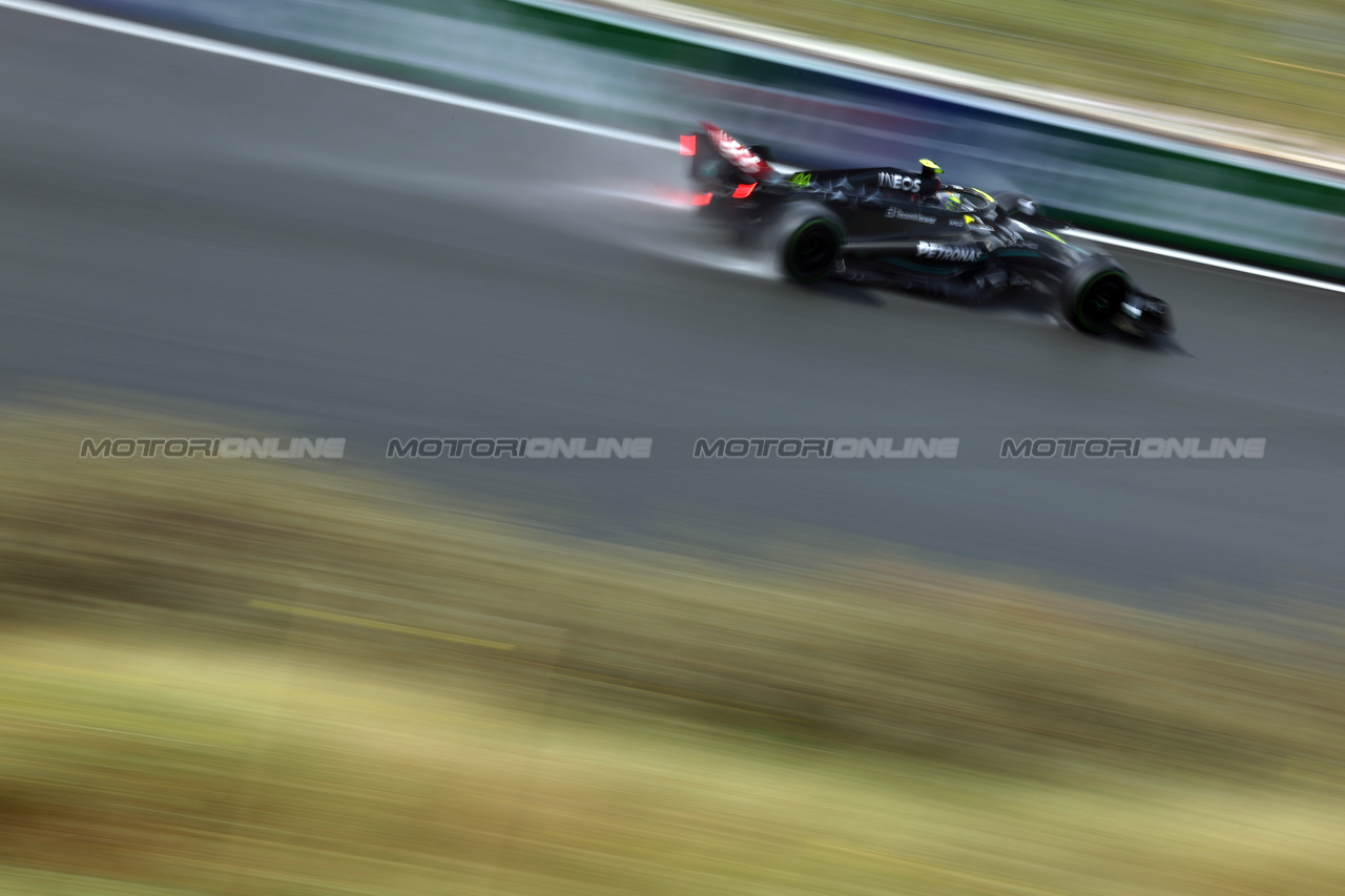 GP OLANDA, Lewis Hamilton (GBR) Mercedes AMG F1 W14.

26.08.2023. Formula 1 World Championship, Rd 14, Dutch Grand Prix, Zandvoort, Netherlands, Qualifiche Day.

 - www.xpbimages.com, EMail: requests@xpbimages.com © Copyright: Staley / XPB Images