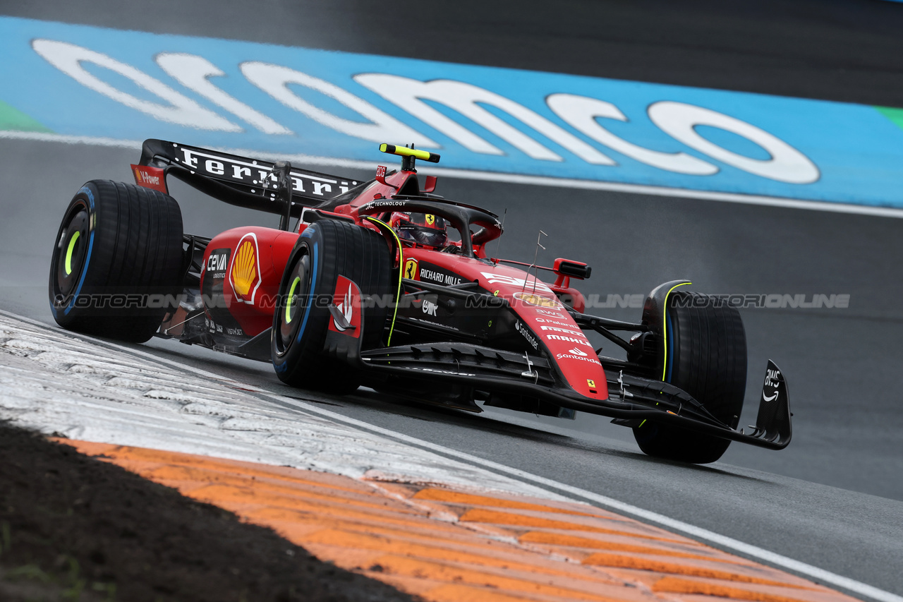 GP OLANDA, Carlos Sainz Jr (ESP) Ferrari SF-23.

26.08.2023. Formula 1 World Championship, Rd 14, Dutch Grand Prix, Zandvoort, Netherlands, Qualifiche Day.

- www.xpbimages.com, EMail: requests@xpbimages.com © Copyright: Moy / XPB Images