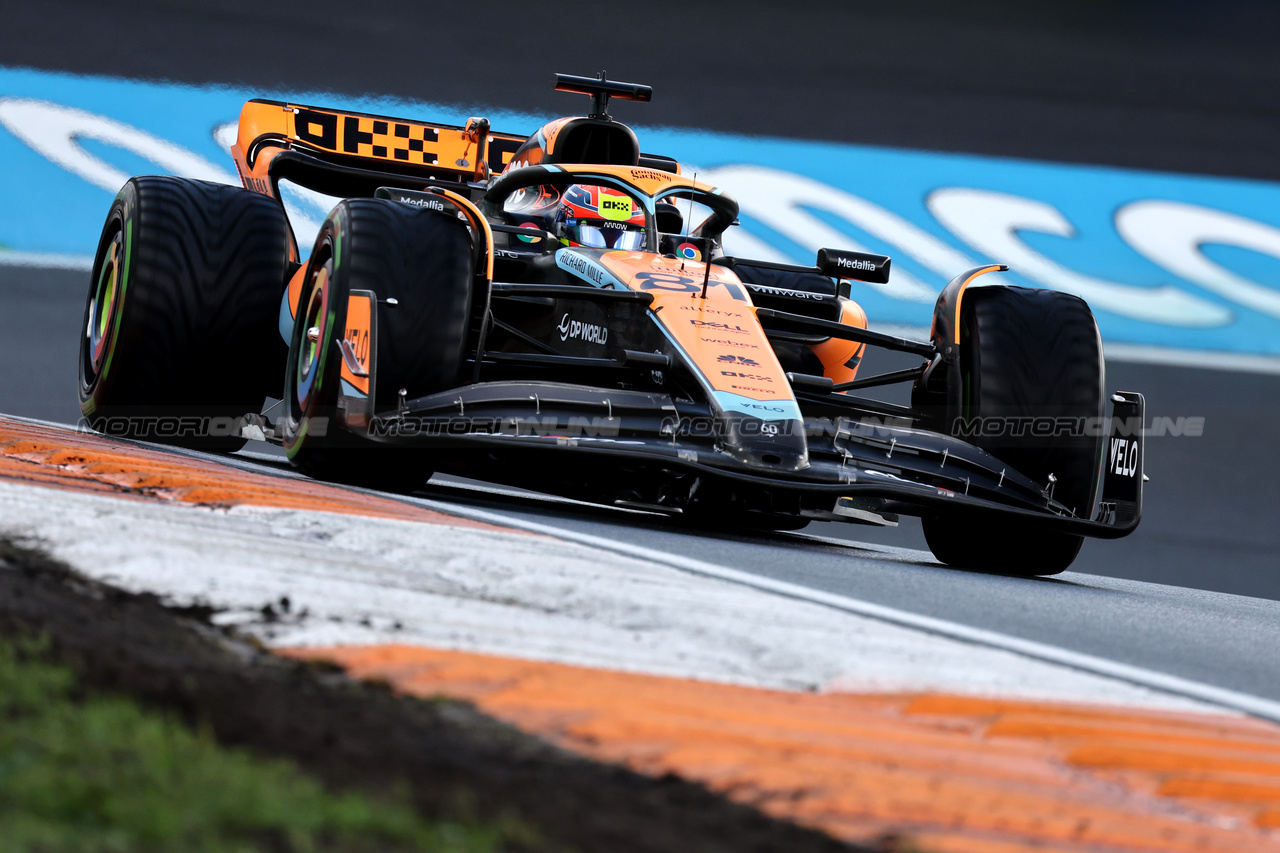 GP OLANDA, Oscar Piastri (AUS) McLaren MCL60.

26.08.2023. Formula 1 World Championship, Rd 14, Dutch Grand Prix, Zandvoort, Netherlands, Qualifiche Day.

- www.xpbimages.com, EMail: requests@xpbimages.com © Copyright: Moy / XPB Images