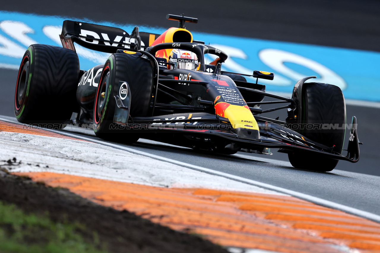 GP OLANDA, Max Verstappen (NLD) Red Bull Racing RB19.

26.08.2023. Formula 1 World Championship, Rd 14, Dutch Grand Prix, Zandvoort, Netherlands, Qualifiche Day.

- www.xpbimages.com, EMail: requests@xpbimages.com © Copyright: Moy / XPB Images