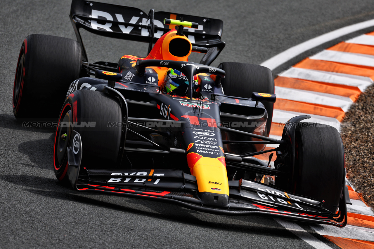 GP OLANDA, Sergio Perez (MEX) Red Bull Racing RB19.

25.08.2023. Formula 1 World Championship, Rd 14, Dutch Grand Prix, Zandvoort, Netherlands, Practice Day.

 - www.xpbimages.com, EMail: requests@xpbimages.com © Copyright: Coates / XPB Images