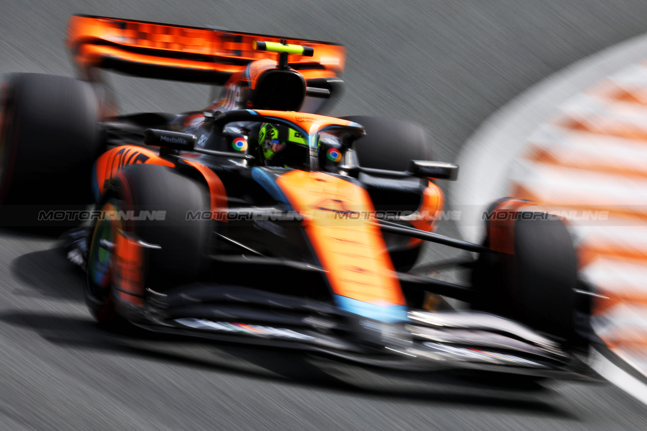 GP OLANDA, Lando Norris (GBR) McLaren MCL60.

25.08.2023. Formula 1 World Championship, Rd 14, Dutch Grand Prix, Zandvoort, Netherlands, Practice Day.

 - www.xpbimages.com, EMail: requests@xpbimages.com © Copyright: Coates / XPB Images