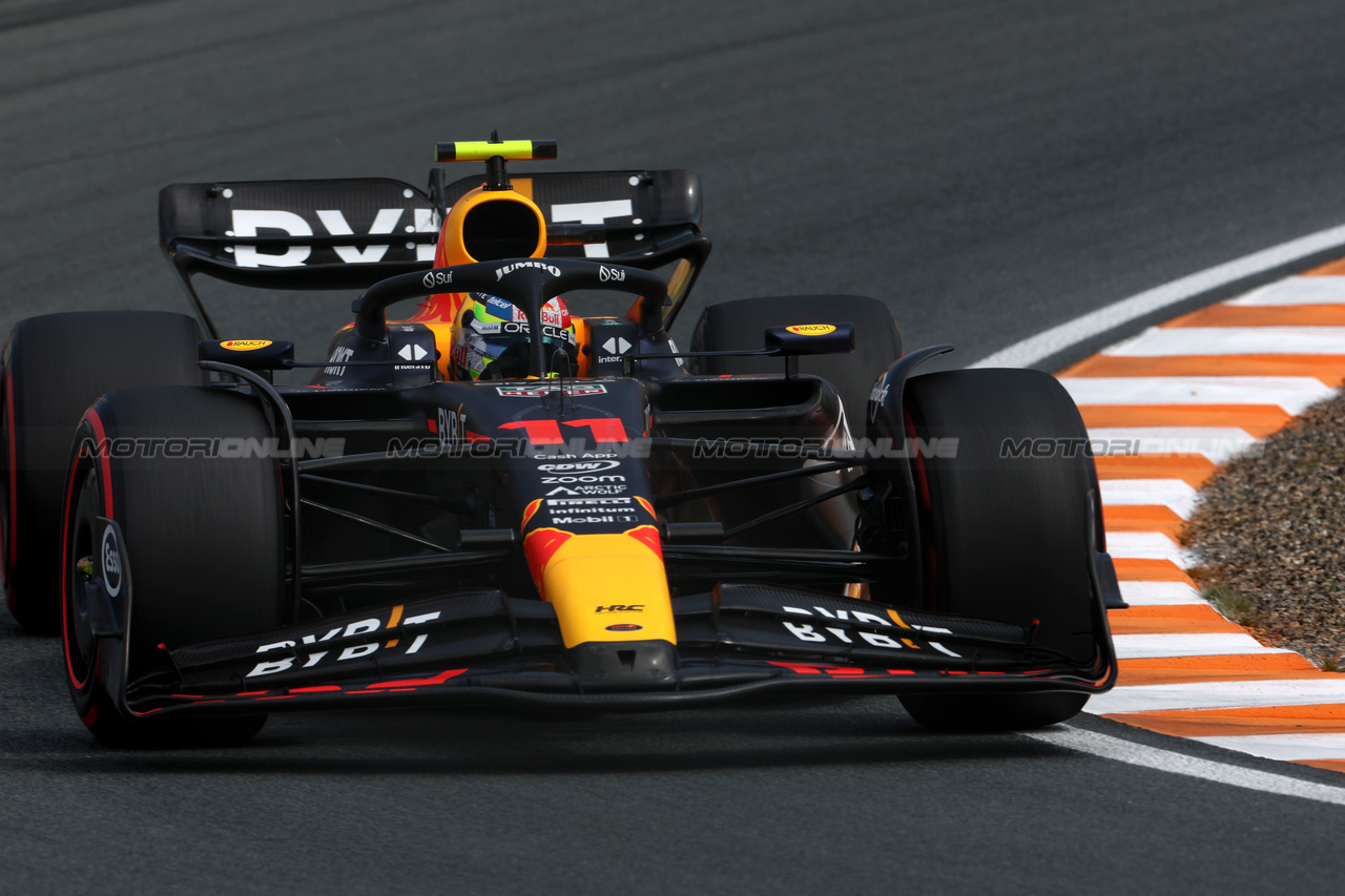 GP OLANDA, Sergio Perez (MEX) Red Bull Racing RB19.

25.08.2023. Formula 1 World Championship, Rd 14, Dutch Grand Prix, Zandvoort, Netherlands, Practice Day.

 - www.xpbimages.com, EMail: requests@xpbimages.com © Copyright: Staley / XPB Images