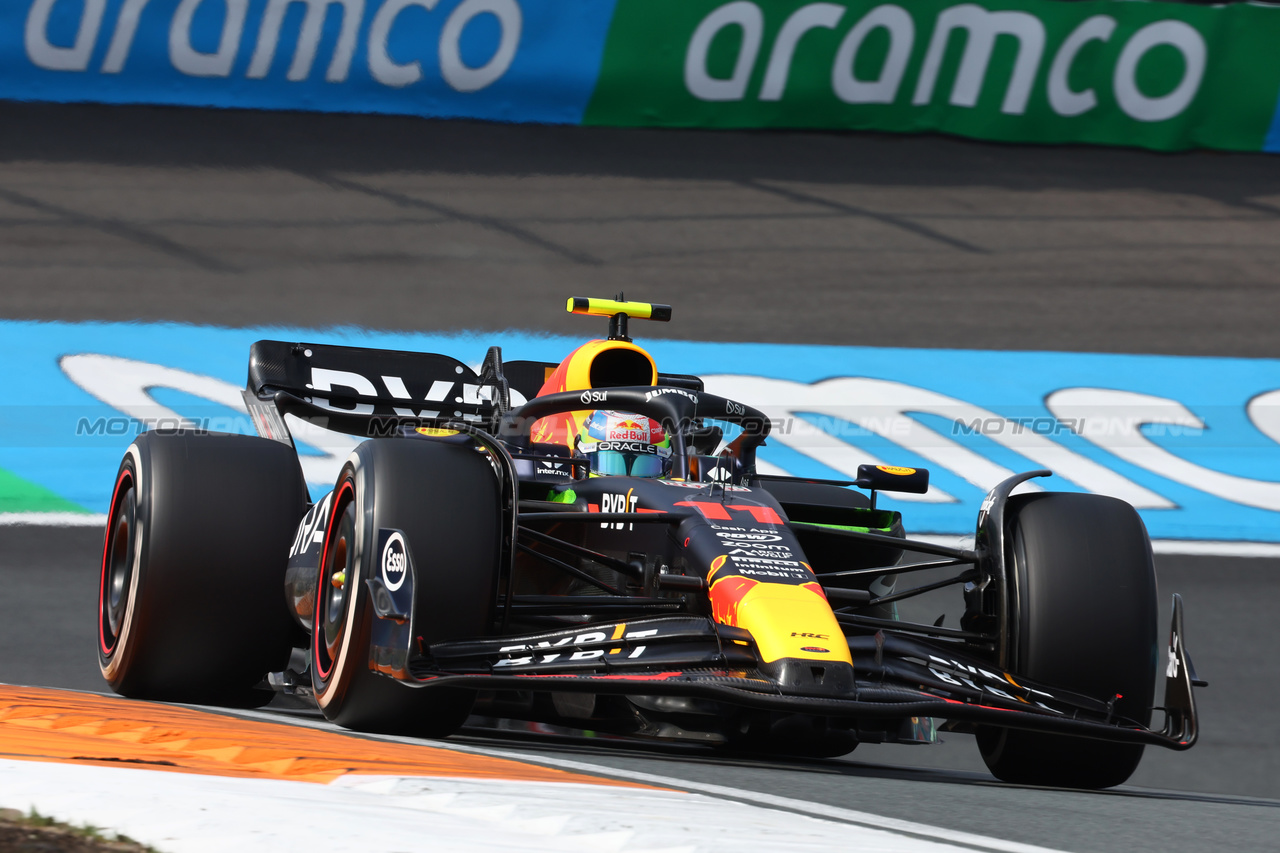 GP OLANDA, Sergio Perez (MEX) Red Bull Racing RB19.

25.08.2023. Formula 1 World Championship, Rd 14, Dutch Grand Prix, Zandvoort, Netherlands, Practice Day.

- www.xpbimages.com, EMail: requests@xpbimages.com © Copyright: Miltenburg / XPB Images