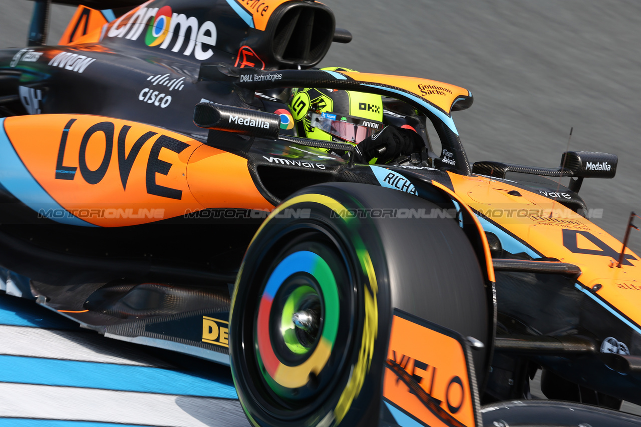 GP OLANDA, Lando Norris (GBR) McLaren MCL60.

25.08.2023. Formula 1 World Championship, Rd 14, Dutch Grand Prix, Zandvoort, Netherlands, Practice Day.

- www.xpbimages.com, EMail: requests@xpbimages.com © Copyright: Miltenburg / XPB Images