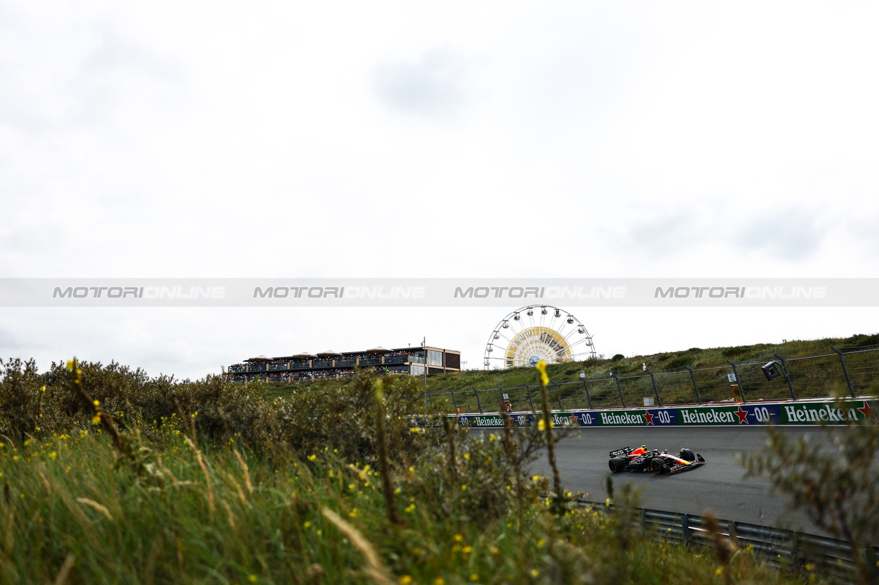 GP OLANDA, Sergio Perez (MEX), Red Bull Racing 
25.08.2023. Formula 1 World Championship, Rd 14, Dutch Grand Prix, Zandvoort, Netherlands, Practice Day.
- www.xpbimages.com, EMail: requests@xpbimages.com © Copyright: Charniaux / XPB Images