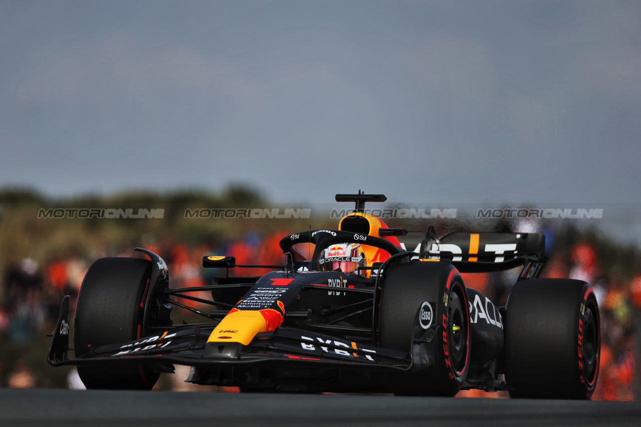 GP OLANDA, Max Verstappen (NLD) Red Bull Racing RB19.

25.08.2023. Formula 1 World Championship, Rd 14, Dutch Grand Prix, Zandvoort, Netherlands, Practice Day.

 - www.xpbimages.com, EMail: requests@xpbimages.com © Copyright: Staley / XPB Images