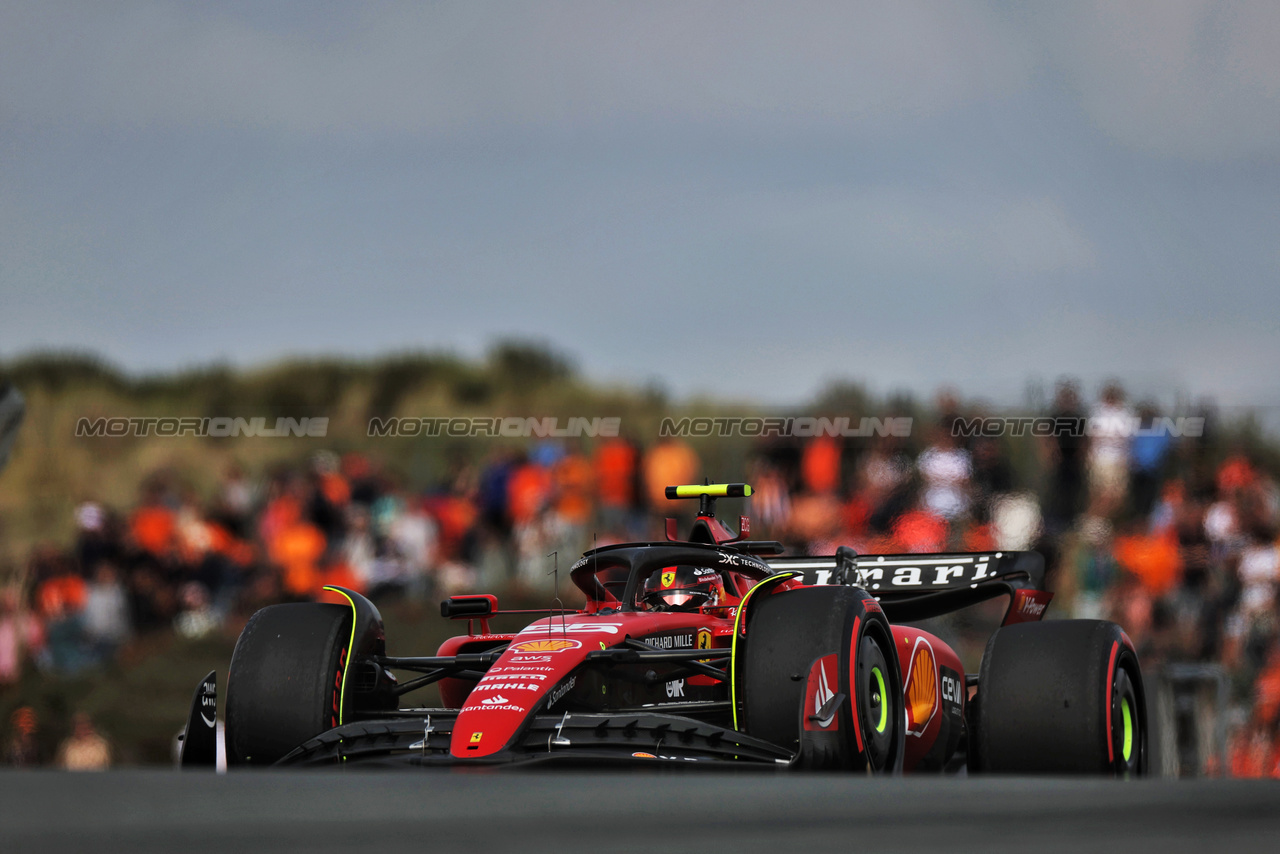 GP OLANDA, Carlos Sainz Jr (ESP) Ferrari SF-23.

25.08.2023. Formula 1 World Championship, Rd 14, Dutch Grand Prix, Zandvoort, Netherlands, Practice Day.

 - www.xpbimages.com, EMail: requests@xpbimages.com © Copyright: Staley / XPB Images