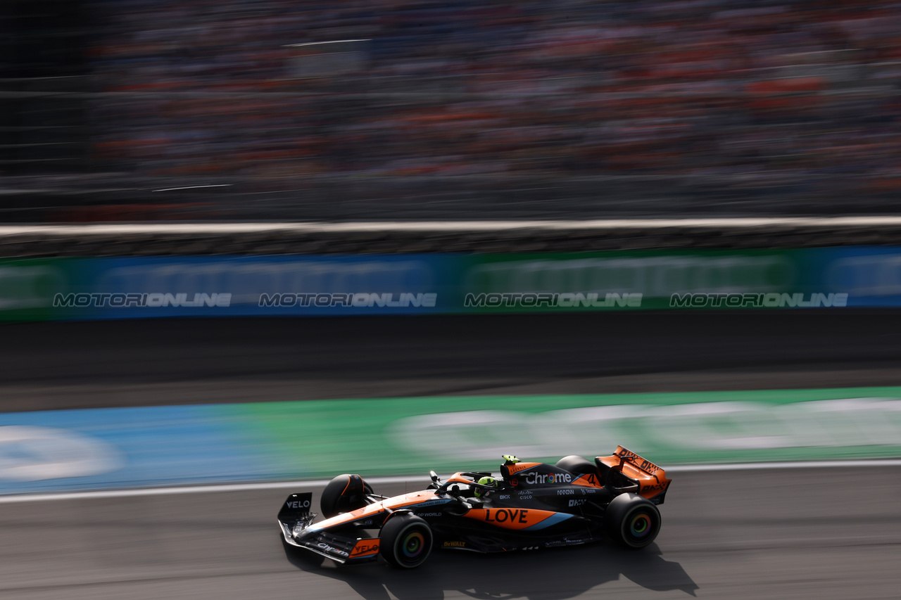GP OLANDA, Lando Norris (GBR) McLaren MCL60.

25.08.2023. Formula 1 World Championship, Rd 14, Dutch Grand Prix, Zandvoort, Netherlands, Practice Day.

 - www.xpbimages.com, EMail: requests@xpbimages.com © Copyright: Staley / XPB Images