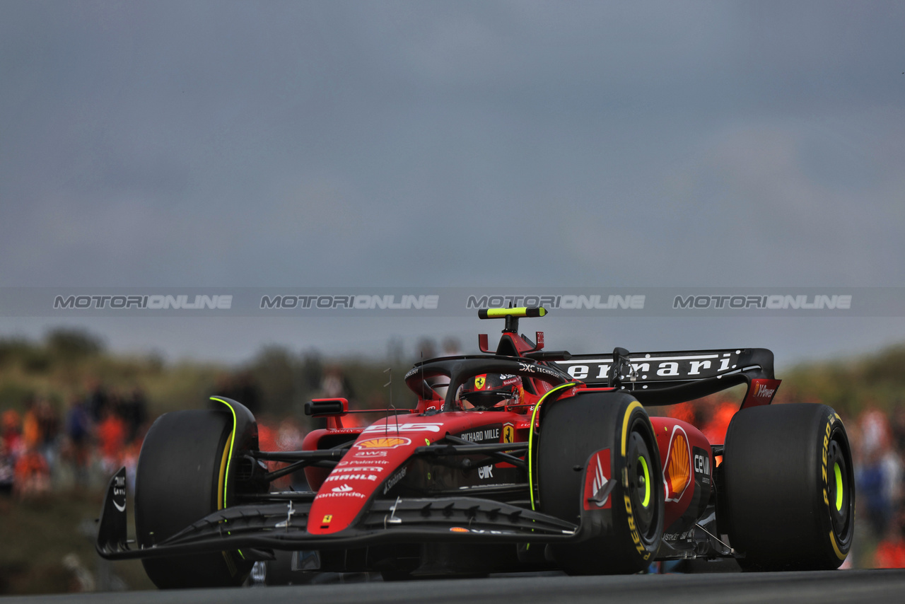 GP OLANDA, Carlos Sainz Jr (ESP) Ferrari SF-23.

25.08.2023. Formula 1 World Championship, Rd 14, Dutch Grand Prix, Zandvoort, Netherlands, Practice Day.

 - www.xpbimages.com, EMail: requests@xpbimages.com © Copyright: Staley / XPB Images