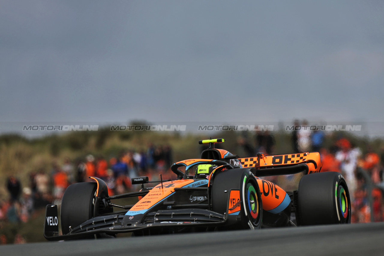 GP OLANDA, Lando Norris (GBR) McLaren MCL60.

25.08.2023. Formula 1 World Championship, Rd 14, Dutch Grand Prix, Zandvoort, Netherlands, Practice Day.

 - www.xpbimages.com, EMail: requests@xpbimages.com © Copyright: Staley / XPB Images