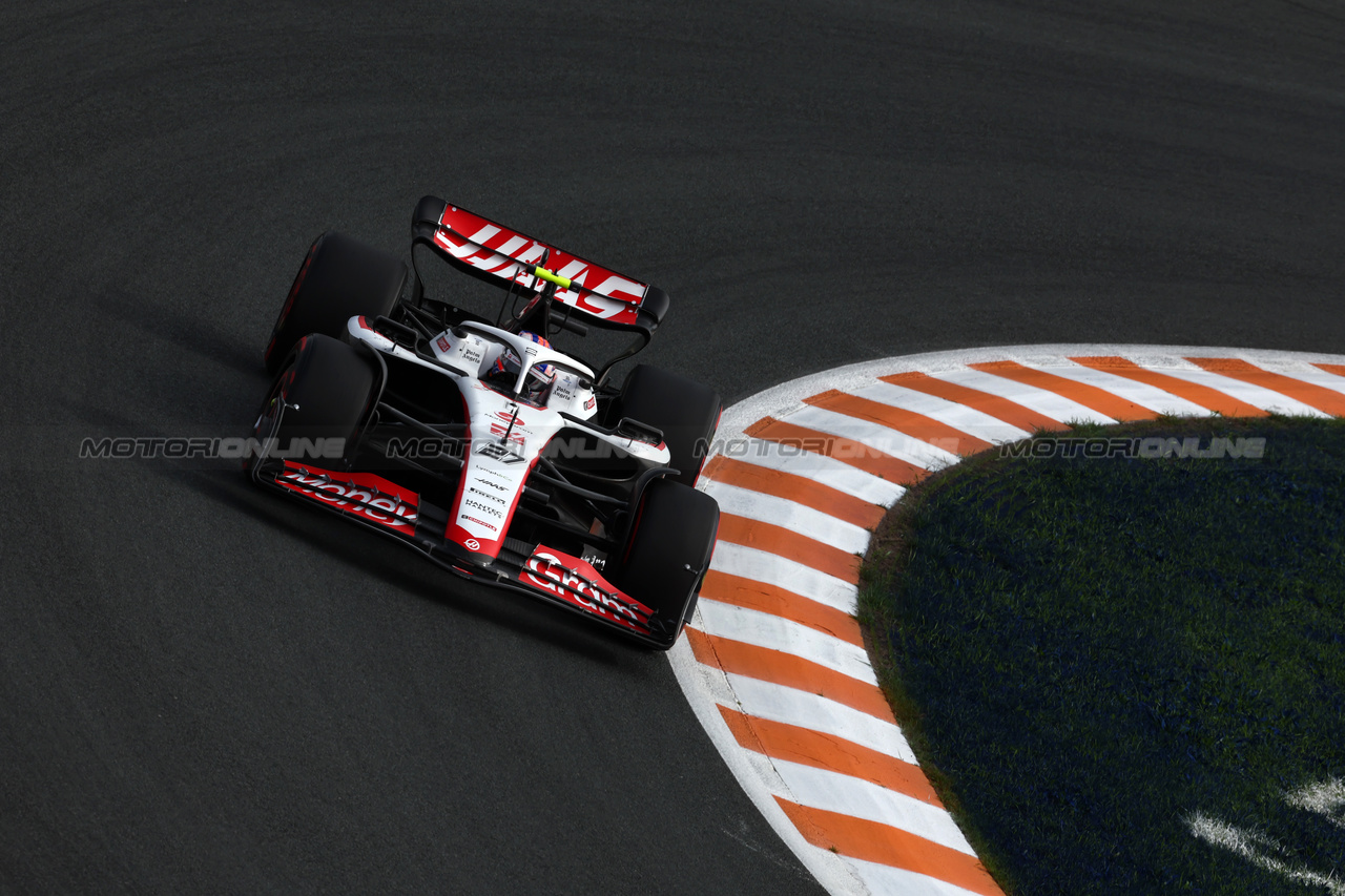GP OLANDA, Nico Hulkenberg (GER) Haas VF-23.

25.08.2023. Formula 1 World Championship, Rd 14, Dutch Grand Prix, Zandvoort, Netherlands, Practice Day.

 - www.xpbimages.com, EMail: requests@xpbimages.com © Copyright: Coates / XPB Images