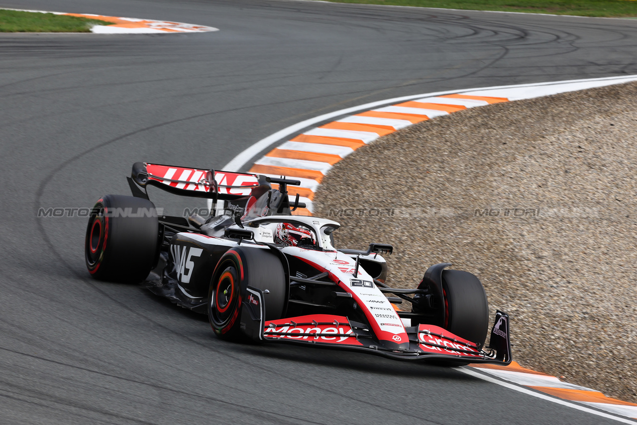 GP OLANDA, Kevin Magnussen (DEN) Haas VF-23.

25.08.2023. Formula 1 World Championship, Rd 14, Dutch Grand Prix, Zandvoort, Netherlands, Practice Day.

- www.xpbimages.com, EMail: requests@xpbimages.com © Copyright: Miltenburg / XPB Images