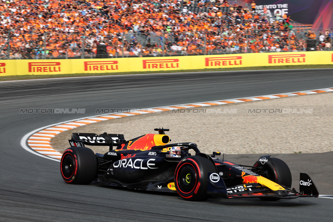 GP OLANDA, Max Verstappen (NLD) Red Bull Racing RB19.

25.08.2023. Formula 1 World Championship, Rd 14, Dutch Grand Prix, Zandvoort, Netherlands, Practice Day.

- www.xpbimages.com, EMail: requests@xpbimages.com © Copyright: Miltenburg / XPB Images