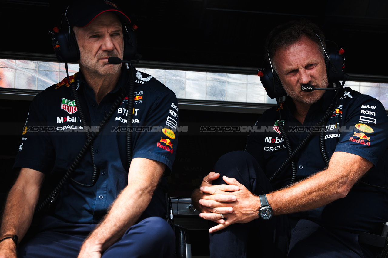 GP OLANDA, (L to R): Adrian Newey (GBR) Red Bull Racing Chief Technical Officer e Christian Horner (GBR) Red Bull Racing Team Principal.

25.08.2023. Formula 1 World Championship, Rd 14, Dutch Grand Prix, Zandvoort, Netherlands, Practice Day.

- www.xpbimages.com, EMail: requests@xpbimages.com © Copyright: Bearne / XPB Images