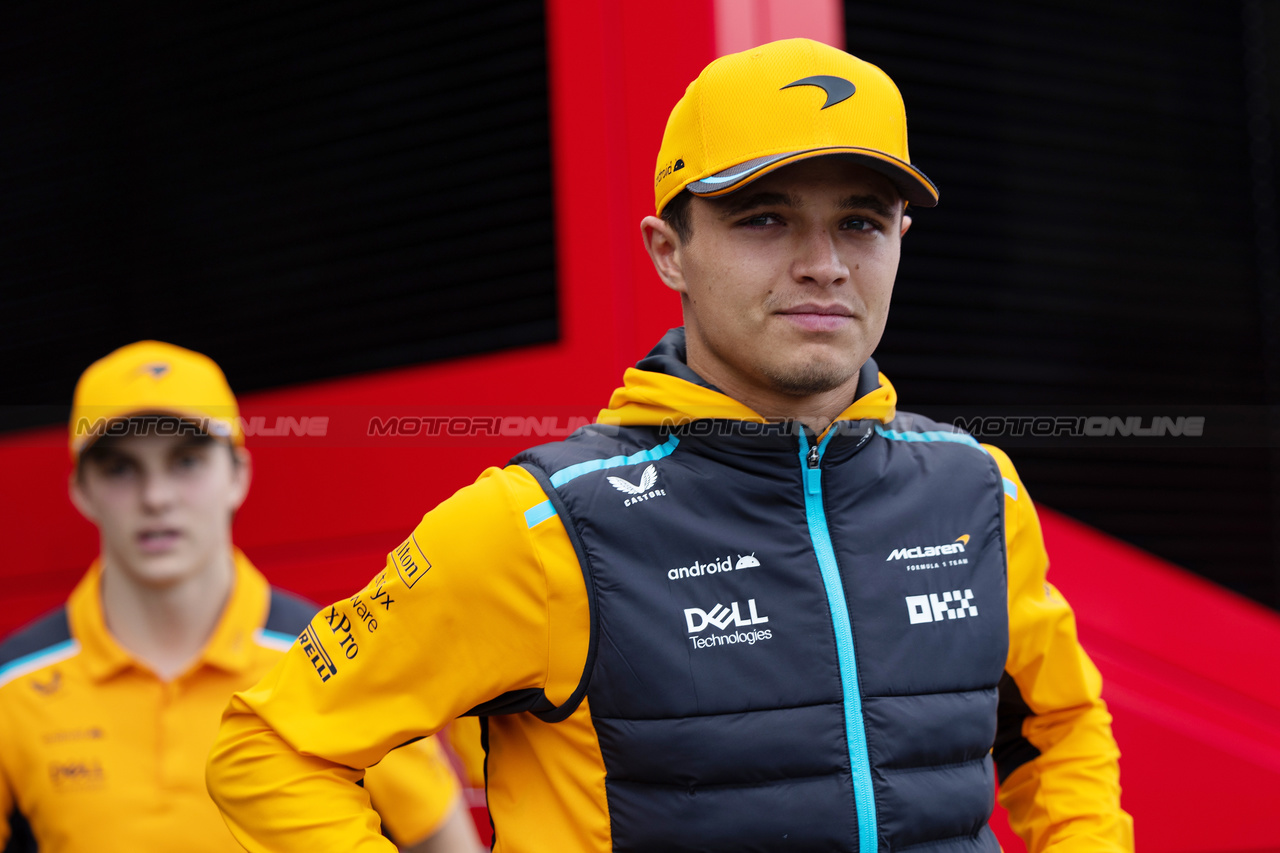 GP OLANDA, Lando Norris (GBR) McLaren.

25.08.2023. Formula 1 World Championship, Rd 14, Dutch Grand Prix, Zandvoort, Netherlands, Practice Day.

 - www.xpbimages.com, EMail: requests@xpbimages.com © Copyright: Staley / XPB Images