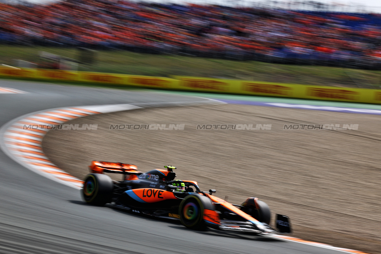 GP OLANDA, Lando Norris (GBR) McLaren MCL60.

25.08.2023. Formula 1 World Championship, Rd 14, Dutch Grand Prix, Zandvoort, Netherlands, Practice Day.

 - www.xpbimages.com, EMail: requests@xpbimages.com © Copyright: Staley / XPB Images