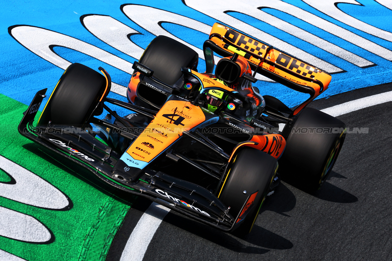 GP OLANDA, Lando Norris (GBR) McLaren MCL60.

25.08.2023. Formula 1 World Championship, Rd 14, Dutch Grand Prix, Zandvoort, Netherlands, Practice Day.

 - www.xpbimages.com, EMail: requests@xpbimages.com © Copyright: Coates / XPB Images