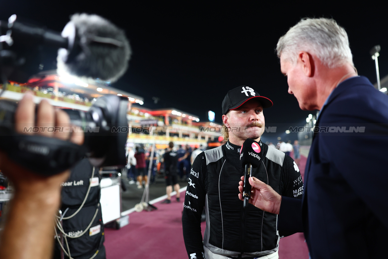 GP QATAR, Valtteri Bottas (FIN) Alfa Romeo F1 Team on the grid.

08.10.2023. Formula 1 World Championship, Rd 18, Qatar Grand Prix, Doha, Qatar, Gara Day.

- www.xpbimages.com, EMail: requests@xpbimages.com © Copyright: Charniaux / XPB Images