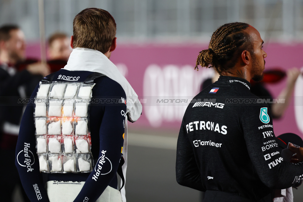 GP QATAR, (L to R): Max Verstappen (NLD) Red Bull Racing with Lewis Hamilton (GBR) Mercedes AMG F1 on the drivers' parade.

08.10.2023. Formula 1 World Championship, Rd 18, Qatar Grand Prix, Doha, Qatar, Gara Day.

- www.xpbimages.com, EMail: requests@xpbimages.com © Copyright: Batchelor / XPB Images