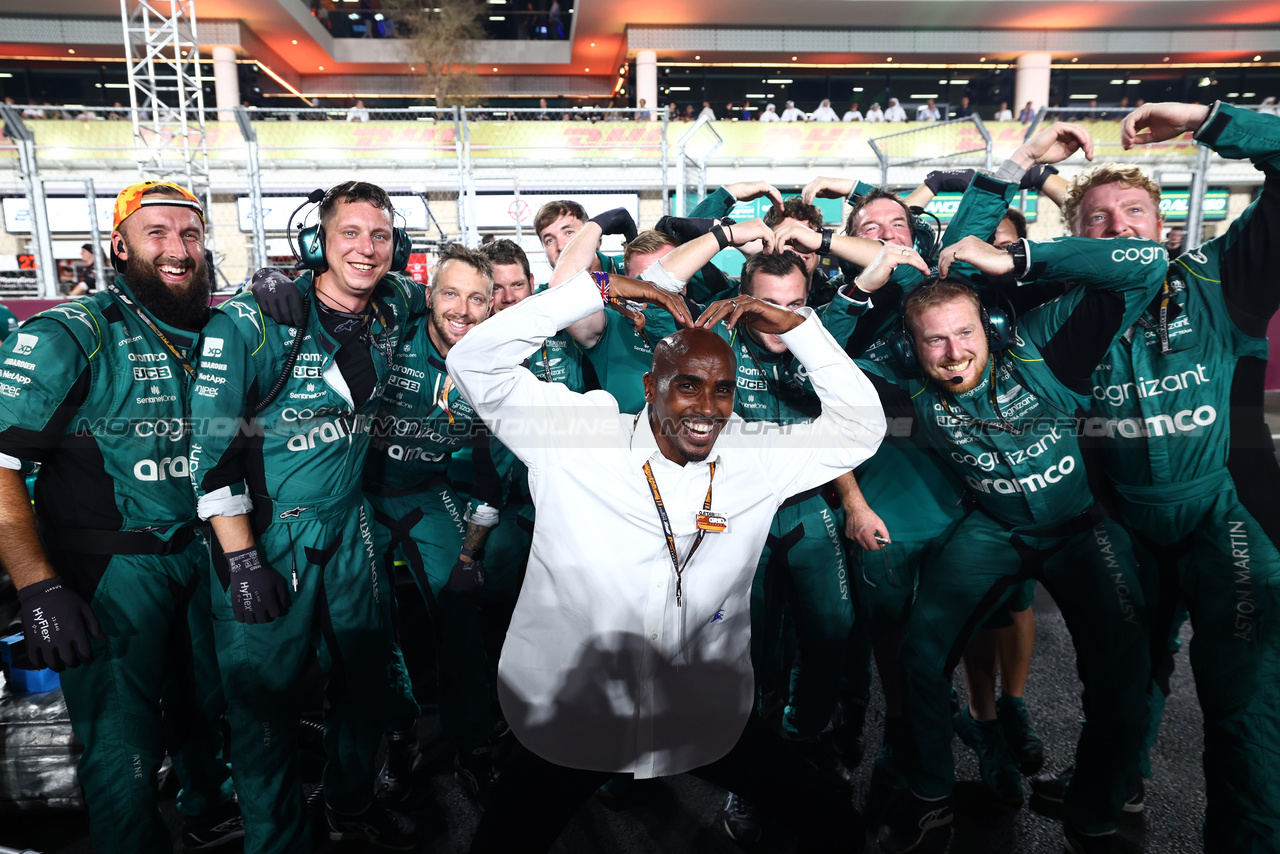 GP QATAR, Mo Farah (GBR) Retired Athlete on the grid with Aston Martin F1 Team.

08.10.2023. Formula 1 World Championship, Rd 18, Qatar Grand Prix, Doha, Qatar, Gara Day.

 - www.xpbimages.com, EMail: requests@xpbimages.com © Copyright: Coates / XPB Images