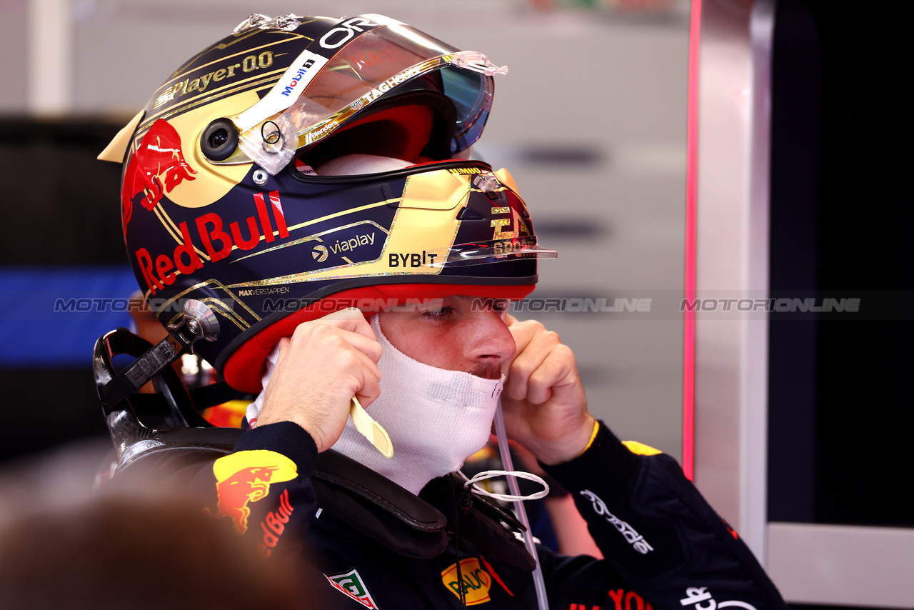 GP QATAR, Max Verstappen (NLD) Red Bull Racing.

08.10.2023. Formula 1 World Championship, Rd 18, Qatar Grand Prix, Doha, Qatar, Gara Day.

 - www.xpbimages.com, EMail: requests@xpbimages.com © Copyright: Coates / XPB Images