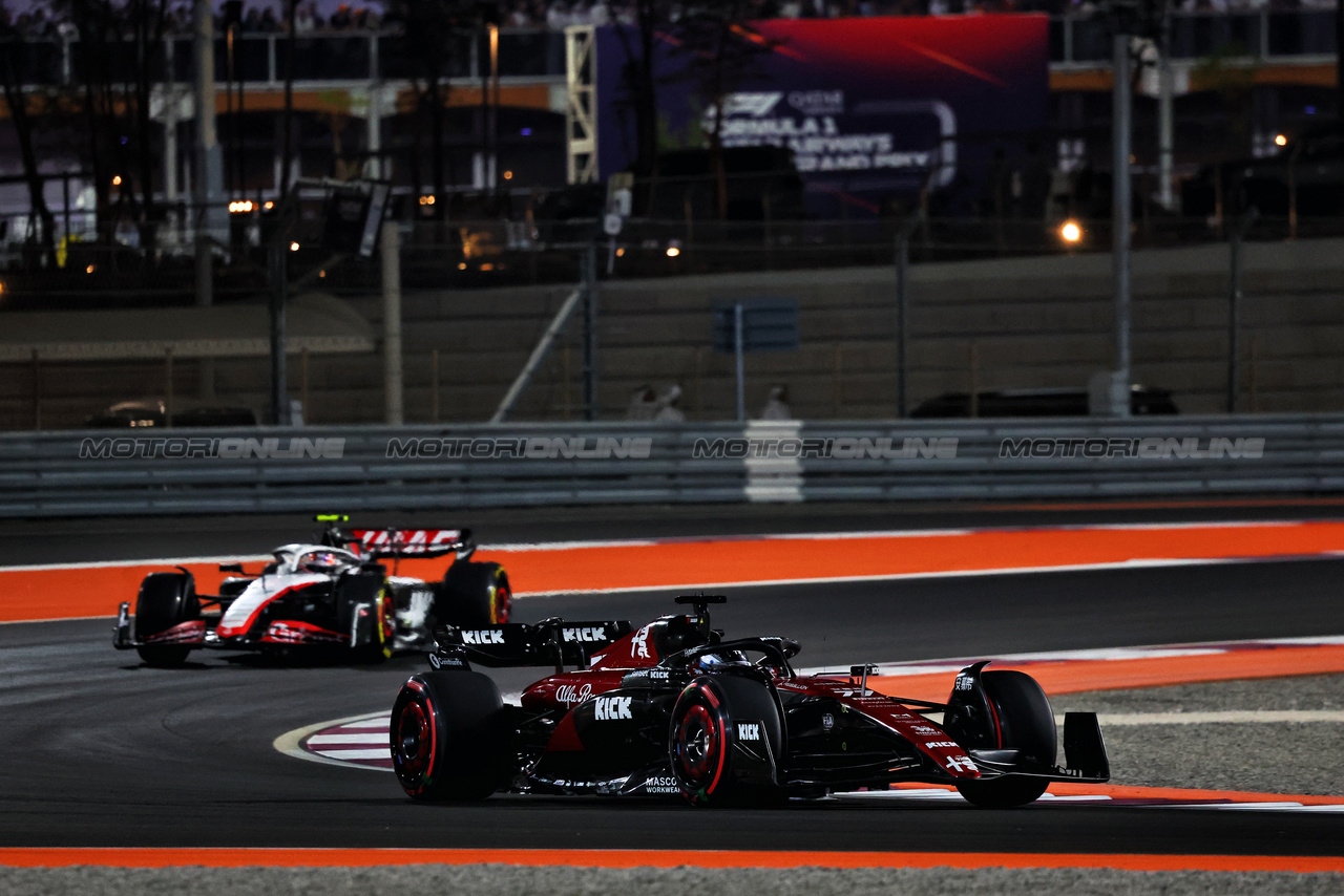 GP QATAR, Valtteri Bottas (FIN) Alfa Romeo F1 Team C43.

08.10.2023. Formula 1 World Championship, Rd 18, Qatar Grand Prix, Doha, Qatar, Gara Day.

- www.xpbimages.com, EMail: requests@xpbimages.com © Copyright: Charniaux / XPB Images