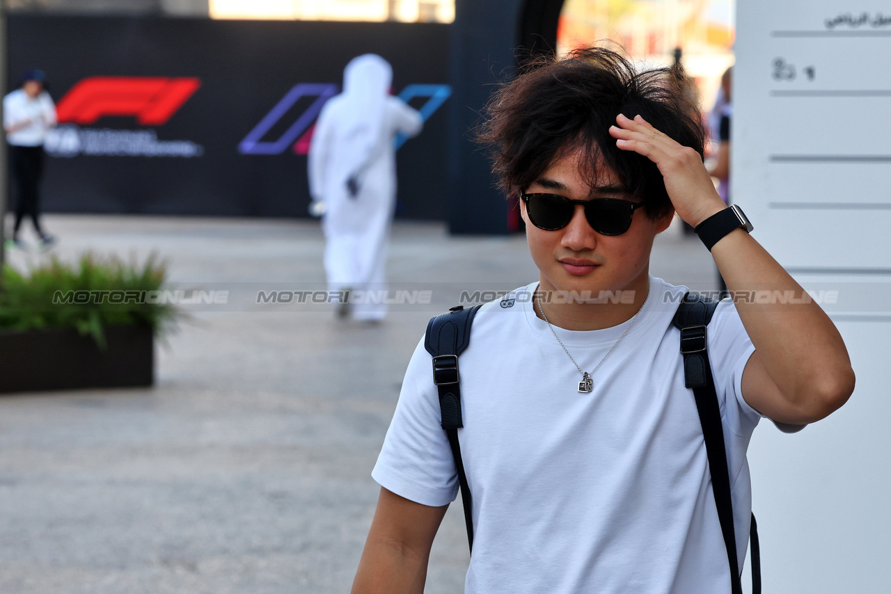 GP QATAR, Yuki Tsunoda (JPN) AlphaTauri.

08.10.2023. Formula 1 World Championship, Rd 18, Qatar Grand Prix, Doha, Qatar, Gara Day.

- www.xpbimages.com, EMail: requests@xpbimages.com © Copyright: Batchelor / XPB Images