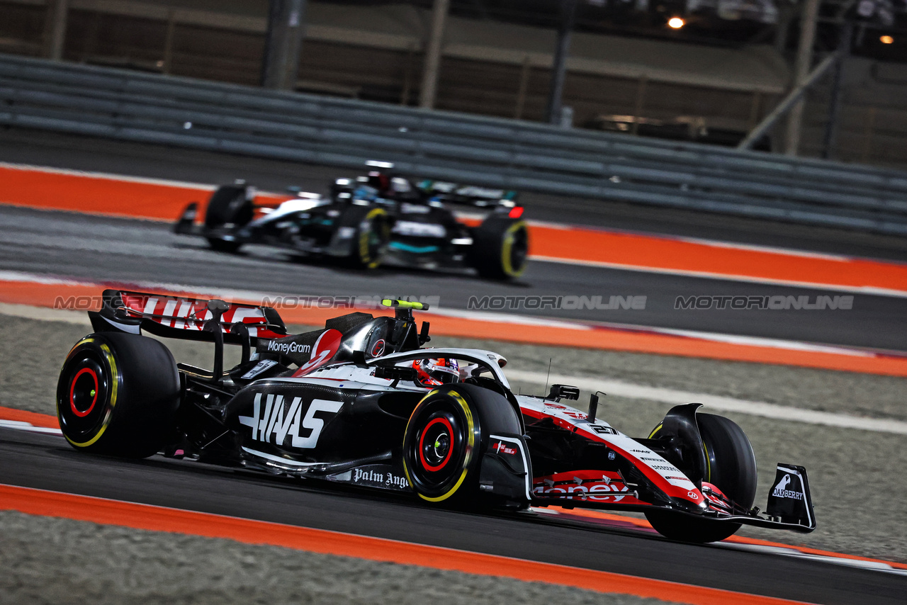 GP QATAR, Nico Hulkenberg (GER) Haas VF-23.

08.10.2023. Formula 1 World Championship, Rd 18, Qatar Grand Prix, Doha, Qatar, Gara Day.

- www.xpbimages.com, EMail: requests@xpbimages.com © Copyright: Charniaux / XPB Images