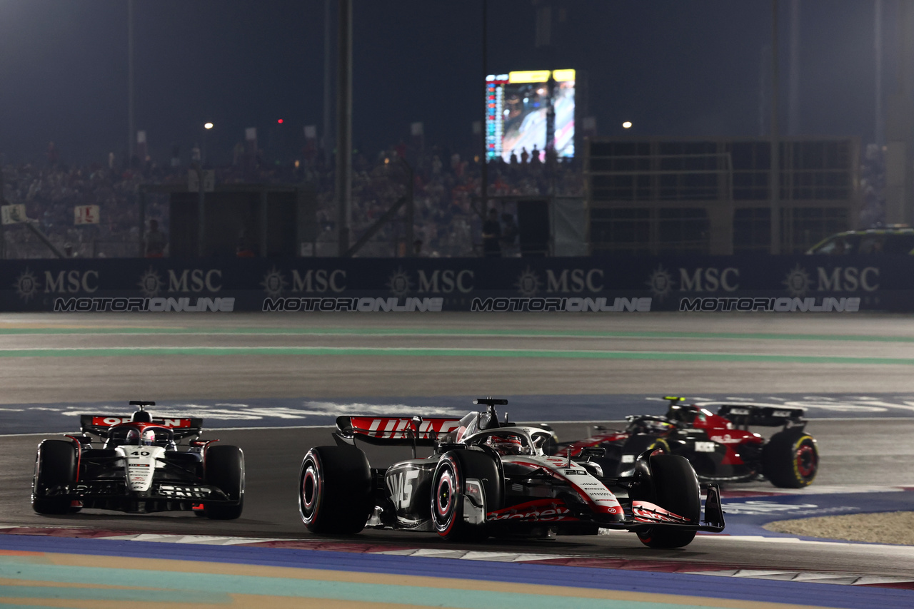 GP QATAR, Kevin Magnussen (DEN) Haas VF-23.

08.10.2023. Formula 1 World Championship, Rd 18, Qatar Grand Prix, Doha, Qatar, Gara Day.

- www.xpbimages.com, EMail: requests@xpbimages.com © Copyright: Batchelor / XPB Images