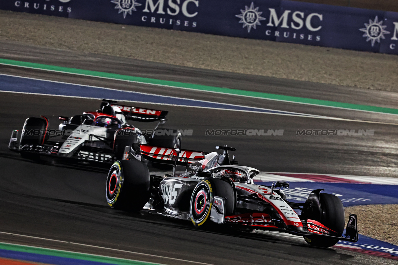 GP QATAR, Kevin Magnussen (DEN) Haas VF-23.

08.10.2023. Formula 1 World Championship, Rd 18, Qatar Grand Prix, Doha, Qatar, Gara Day.

- www.xpbimages.com, EMail: requests@xpbimages.com © Copyright: Charniaux / XPB Images