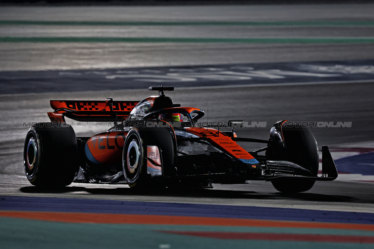 GP QATAR, Oscar Piastri (AUS) McLaren MCL60.

08.10.2023. Formula 1 World Championship, Rd 18, Qatar Grand Prix, Doha, Qatar, Gara Day.

- www.xpbimages.com, EMail: requests@xpbimages.com © Copyright: Charniaux / XPB Images