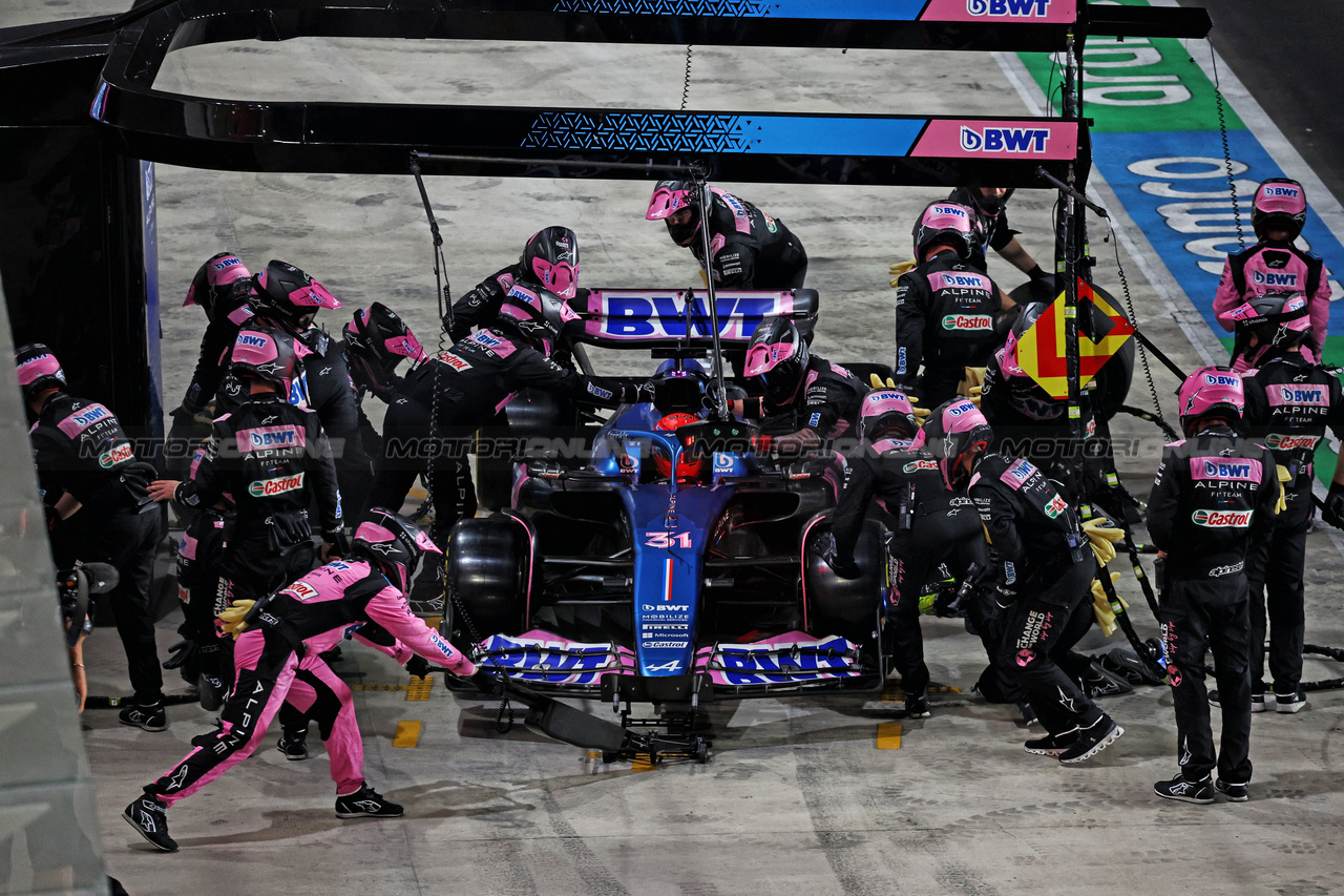 GP QATAR, Esteban Ocon (FRA) Alpine F1 Team A523 makes a pit stop.

08.10.2023. Formula 1 World Championship, Rd 18, Qatar Grand Prix, Doha, Qatar, Gara Day.

- www.xpbimages.com, EMail: requests@xpbimages.com © Copyright: Moy / XPB Images