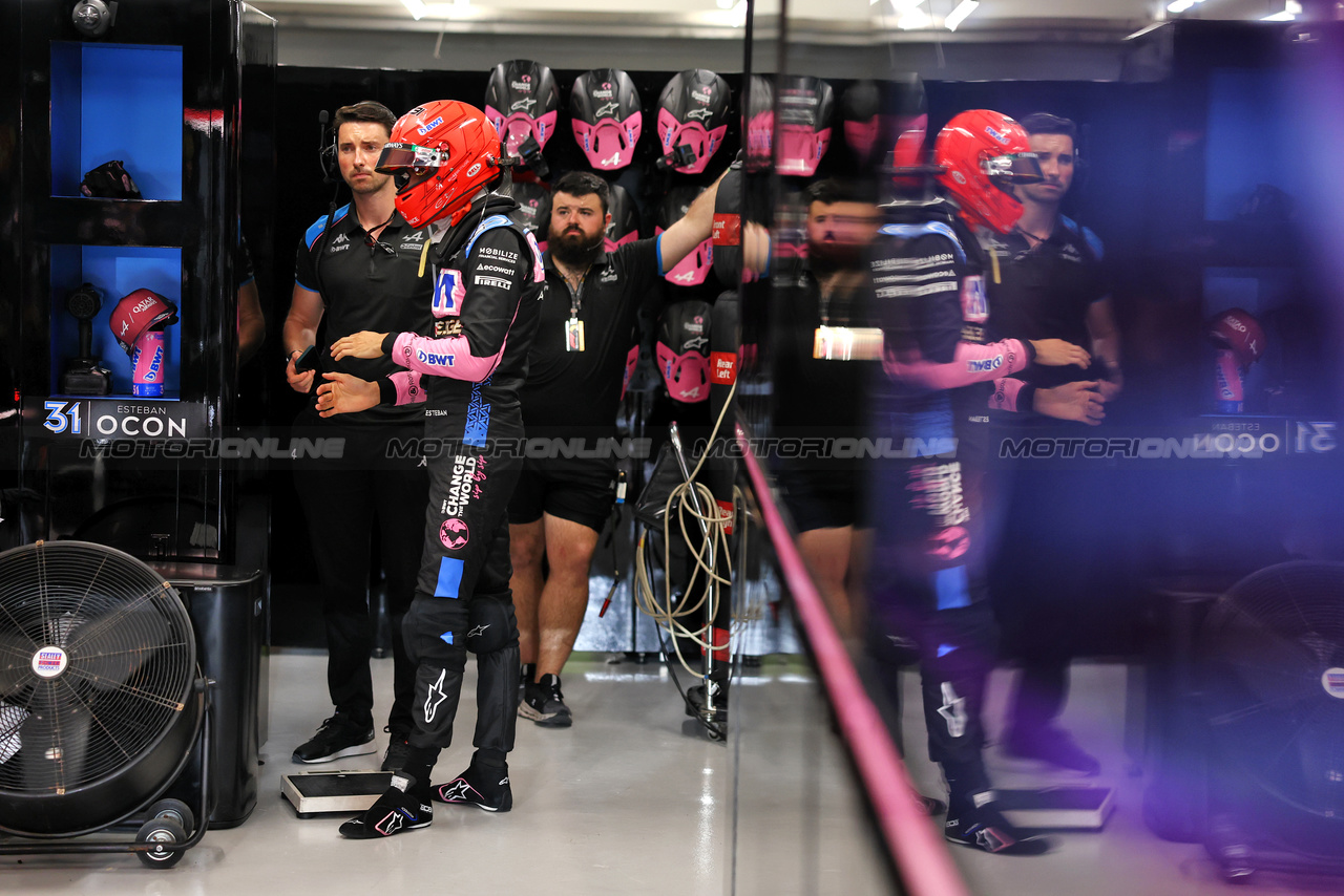 GP QATAR, Esteban Ocon (FRA) Alpine F1 Team.

08.10.2023. Formula 1 World Championship, Rd 18, Qatar Grand Prix, Doha, Qatar, Gara Day.

- www.xpbimages.com, EMail: requests@xpbimages.com © Copyright: Moy / XPB Images