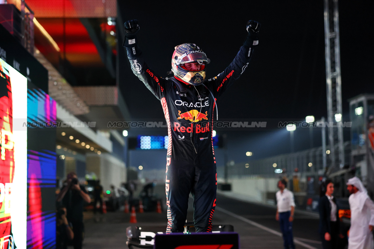 GP QATAR, Gara winner Max Verstappen (NLD) Red Bull Racing celebrates in parc ferme.

08.10.2023. Formula 1 World Championship, Rd 18, Qatar Grand Prix, Doha, Qatar, Gara Day.

- www.xpbimages.com, EMail: requests@xpbimages.com © Copyright: Charniaux / XPB Images