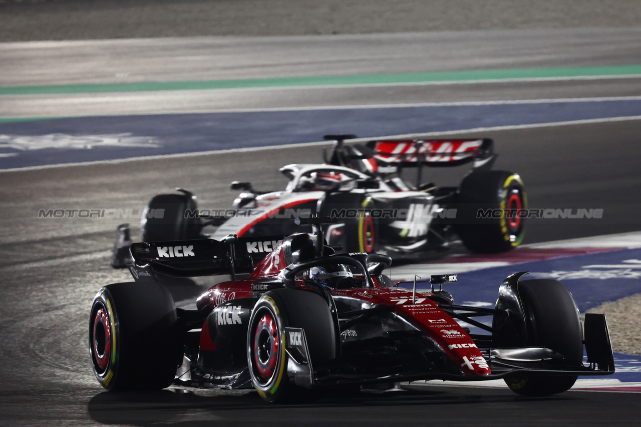 GP QATAR, Valtteri Bottas (FIN) Alfa Romeo F1 Team C43.

08.10.2023. Formula 1 World Championship, Rd 18, Qatar Grand Prix, Doha, Qatar, Gara Day.

- www.xpbimages.com, EMail: requests@xpbimages.com © Copyright: Batchelor / XPB Images