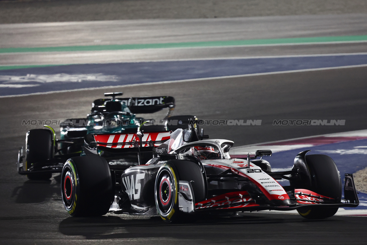 GP QATAR, Kevin Magnussen (DEN) Haas VF-23.

08.10.2023. Formula 1 World Championship, Rd 18, Qatar Grand Prix, Doha, Qatar, Gara Day.

- www.xpbimages.com, EMail: requests@xpbimages.com © Copyright: Batchelor / XPB Images