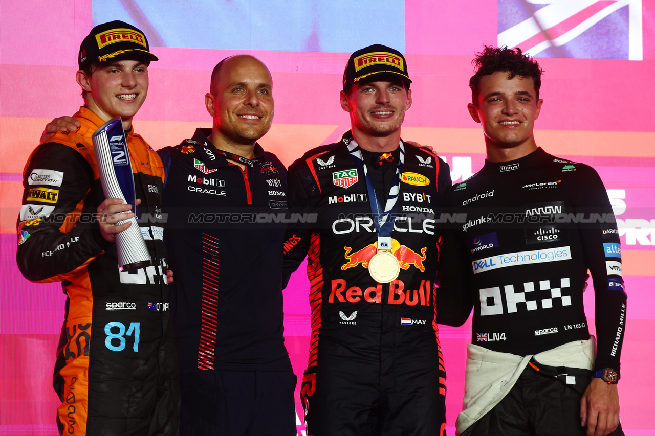 GP QATAR, 1st place  Max Verstappen (NLD) Red Bull Racing, 2nd place  Oscar Piastri (AUS) McLaren, 3rd place  Lando Norris (GBR) McLaren with Gianpiero Lambiase (ITA) Red Bull Racing Engineer. 
08.10.2023. Formula 1 World Championship, Rd 18, Qatar Grand Prix, Doha, Qatar, Gara Day.
- www.xpbimages.com, EMail: requests@xpbimages.com © Copyright: Batchelor / XPB Images