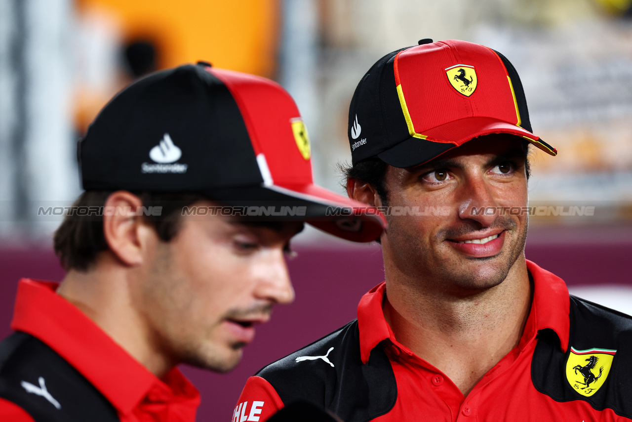 GP QATAR, Carlos Sainz Jr (ESP) Ferrari e Charles Leclerc (MON) Ferrari on the drivers' parade.

08.10.2023. Formula 1 World Championship, Rd 18, Qatar Grand Prix, Doha, Qatar, Gara Day.

 - www.xpbimages.com, EMail: requests@xpbimages.com © Copyright: Coates / XPB Images