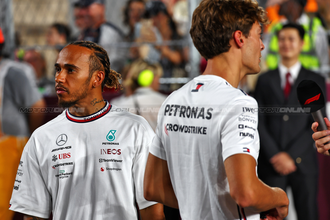 GP QATAR, (L to R): Lewis Hamilton (GBR) Mercedes AMG F1 e George Russell (GBR) Mercedes AMG F1 on the drivers' parade.

08.10.2023. Formula 1 World Championship, Rd 18, Qatar Grand Prix, Doha, Qatar, Gara Day.

 - www.xpbimages.com, EMail: requests@xpbimages.com © Copyright: Coates / XPB Images