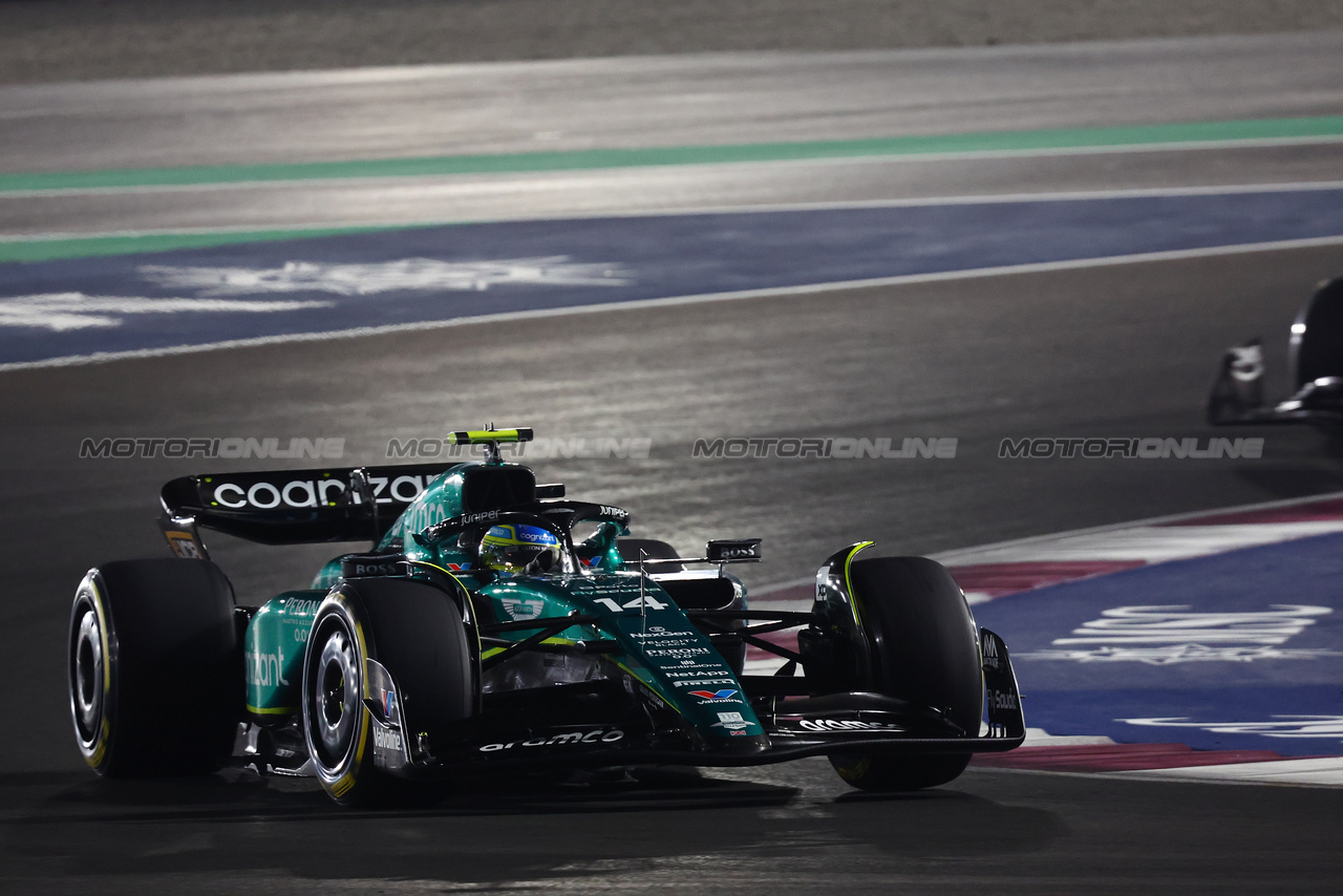 GP QATAR, Fernando Alonso (ESP) Aston Martin F1 Team AMR23.

08.10.2023. Formula 1 World Championship, Rd 18, Qatar Grand Prix, Doha, Qatar, Gara Day.

- www.xpbimages.com, EMail: requests@xpbimages.com © Copyright: Batchelor / XPB Images