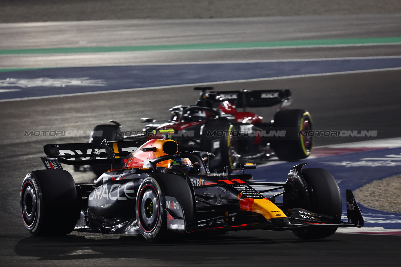 GP QATAR, Sergio Perez (MEX) Red Bull Racing RB19.

08.10.2023. Formula 1 World Championship, Rd 18, Qatar Grand Prix, Doha, Qatar, Gara Day.

- www.xpbimages.com, EMail: requests@xpbimages.com © Copyright: Batchelor / XPB Images